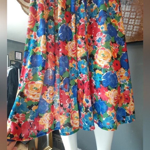 Vintage Floral Multicolor Midi Dress - Picture 14 of 16